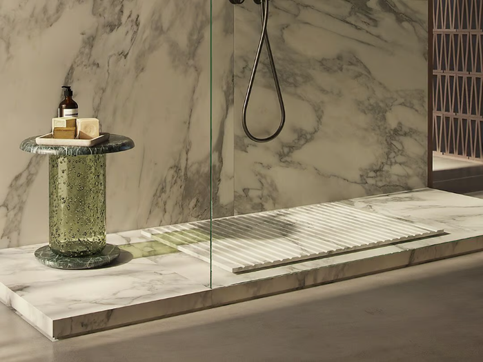 TYRE ARABESCATO RAISED - Arabescato marble shower tray _ Maami Home